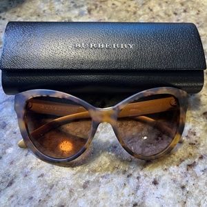 Burberry Sunglasses Women - image 1